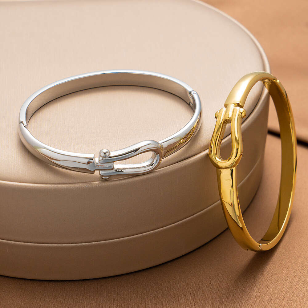 designer bracelet women Luxury Jewelry Designer Titanium Extremely Simple U-shaped Horseshoe Buckle Hot Selling Electroplated Smooth Stainless Steel B - view 3