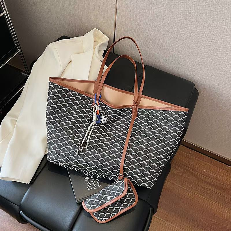 2025 Designer bag tote bag double-sided dual-use calf leather tote bag shopping bag single shoulder handbag mini women's green version beach bag 
