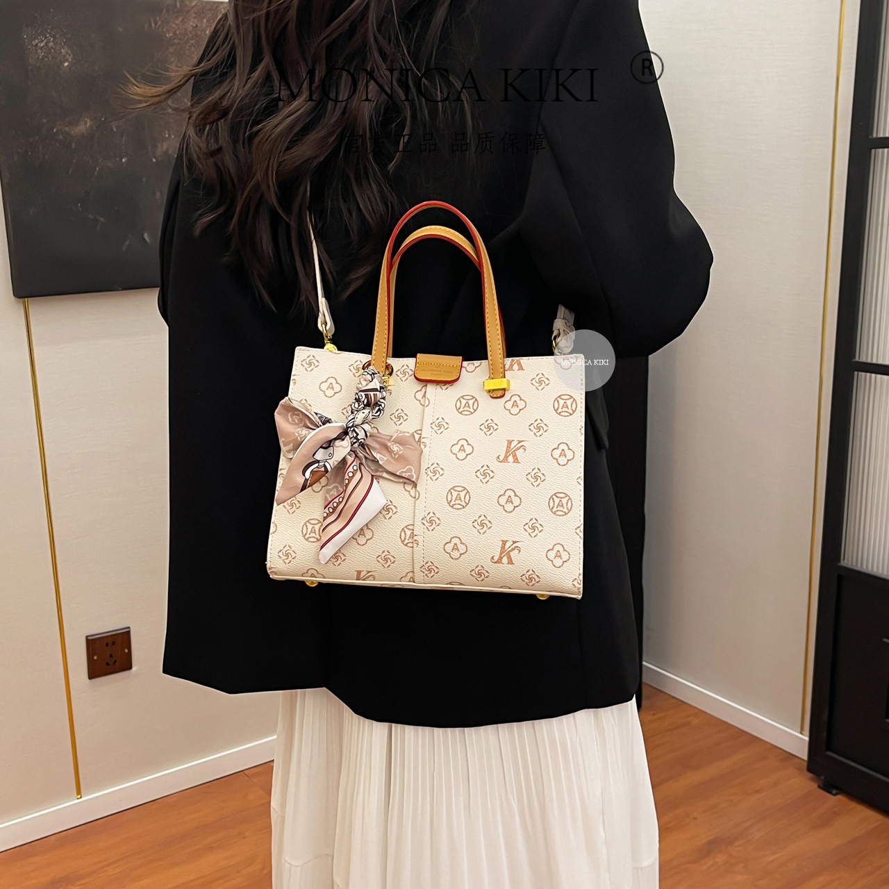 Free shipping designer bag Large Capacity Versatile 2025 New Luxury Commuter Tote Bag Women Vintage Shoulder Bag Crossbody Bag