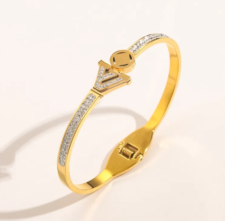 Designer Stainless Steel Bracelets Womens Birthday Party Accessories Wedding Jewelry Gifts Never Fade