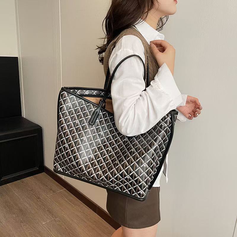 2025 Designer bag tote bag double-sided dual-use calf leather tote bag shopping bag single shoulder handbag mini women's green version beach bag 