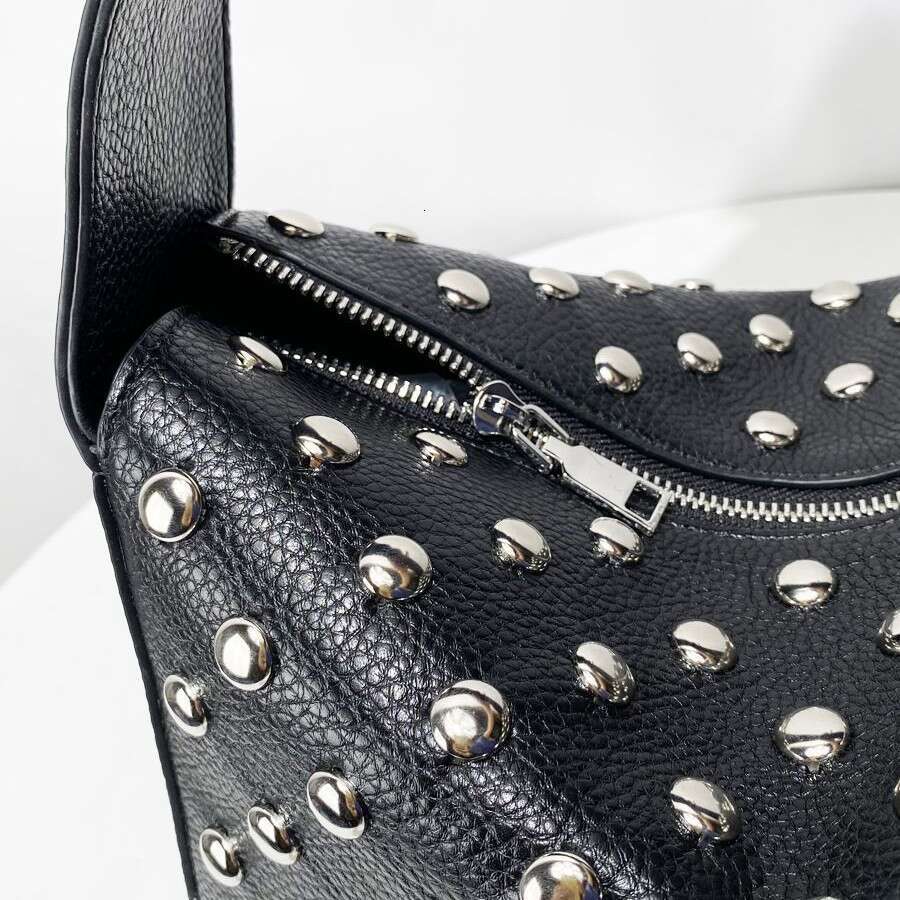 designer bags New Niche Design Rivet Fashion Basket Metal Tech Sense Single Shoulder Zipper Women's Bag