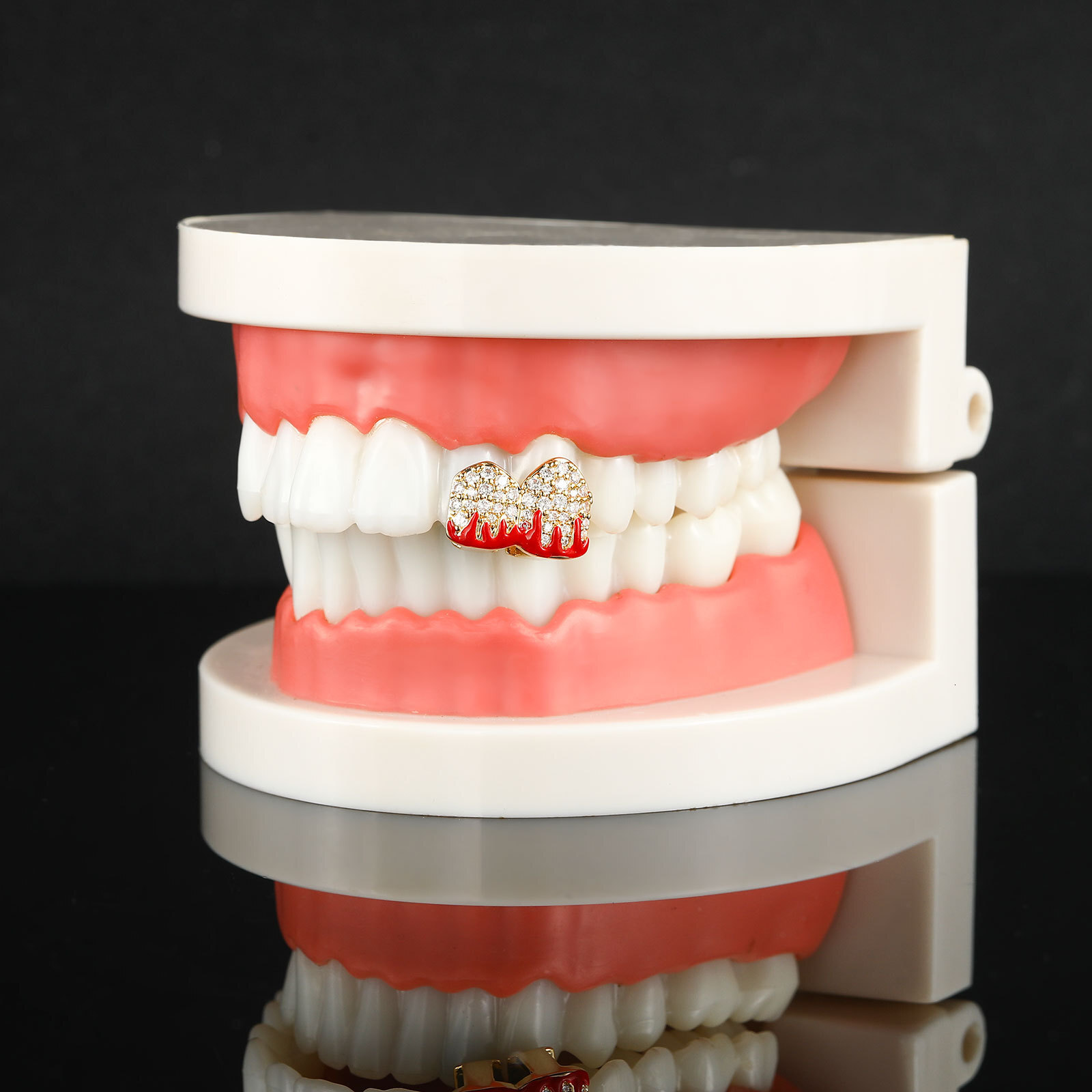 New Arrival 2-teeth Flame Pattern Diamond-encrusted Gold Grillz Halloween Hot Trendy Full-iced Luxury Tooth Accessories