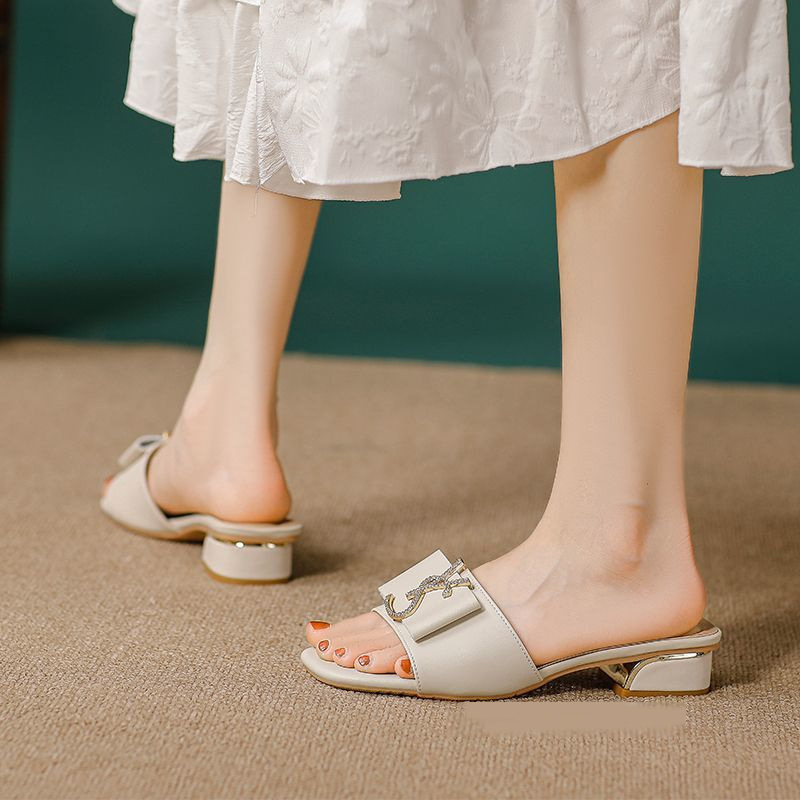 hot free shipping designer luxury Slippers 2025 new breathable and comfortable sandals Casual outdoor indoor vintage sliders
