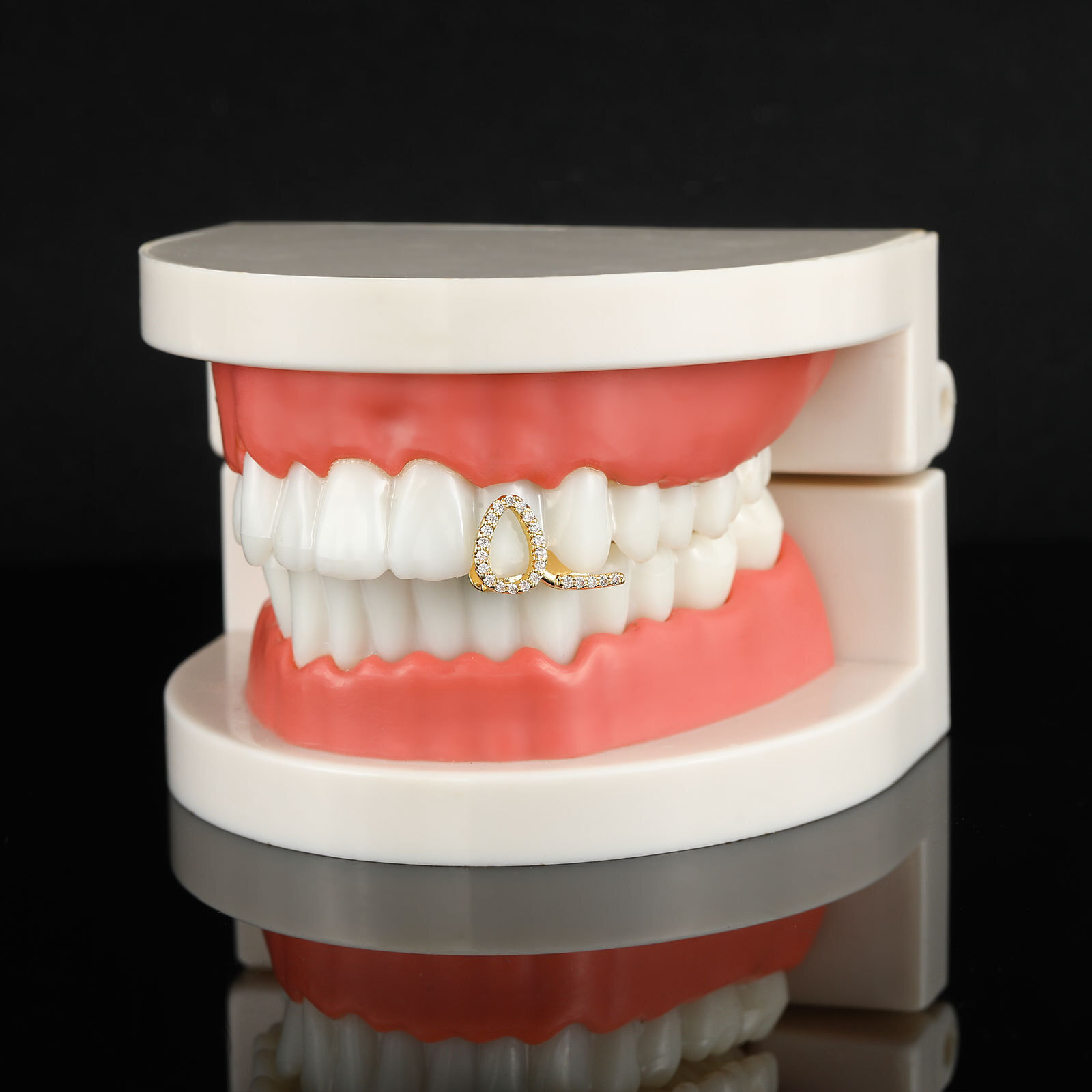 New Arrival Hip Hop 2-teeth Hollow Gold Grillz Full-iced Cosplay Halloween Personalized Tooth Accessories