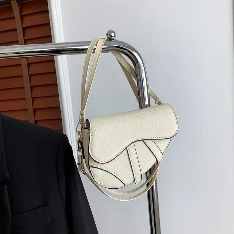 Designer Bag Saddle Bag Shoulder Bag Crossbody Luxury Bag Purse Handbag Tote Fashion Crossbody Black Saddle Bag Hot Designer 2025 Womens Tote Bag 008