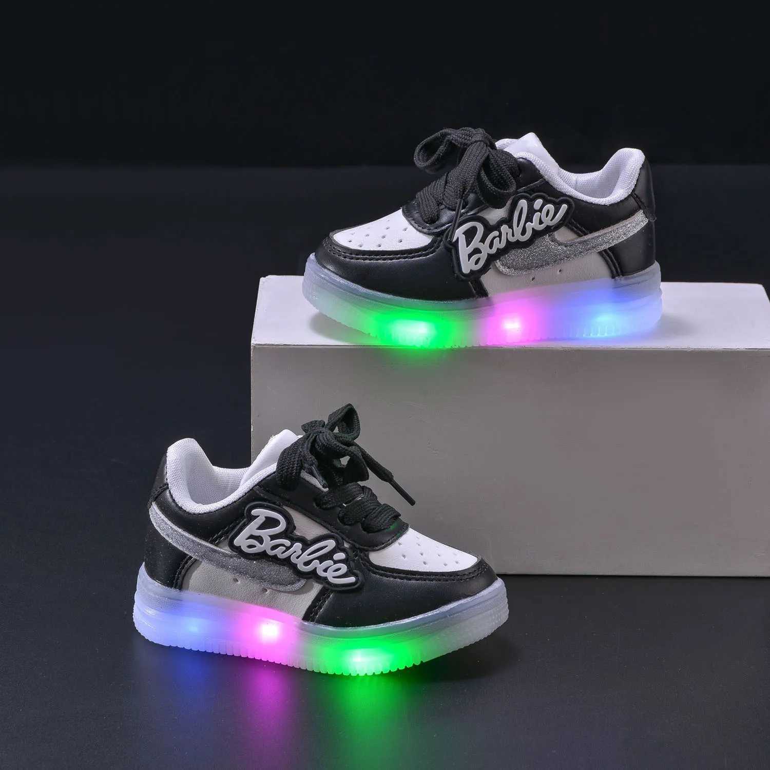 Girls Light-Emitting Sneakers Board Shoes Breathable Leather Casual Shoes Fashion LED Shine Running Shoes XJ250628