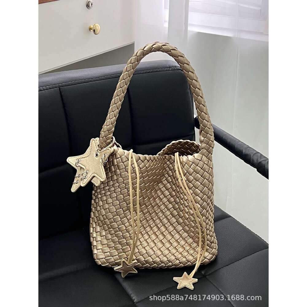 Free shipping fashion designer bag Luxury bag Red Handwoven Bucket Women's Handbag Commuter Underarm Shoulder Large Capacity Tote Bag