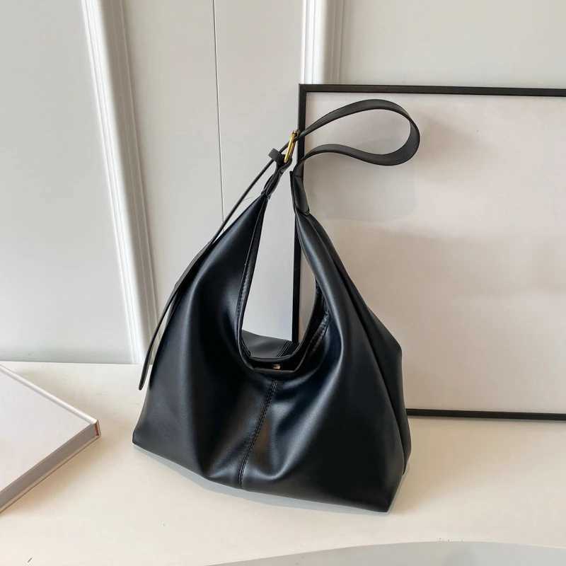 Women Hobo Bag Simple PU Leather Solid Shoulder Bag Fashion Large Capacity Tote Handbag Slouchy Underarm Bag XJ250704