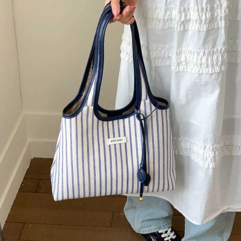 Lazy underarm bag 2025 new contrasting striped canvas bag fashionable large-capacity commuting versatile shoulder bag XJ250627
