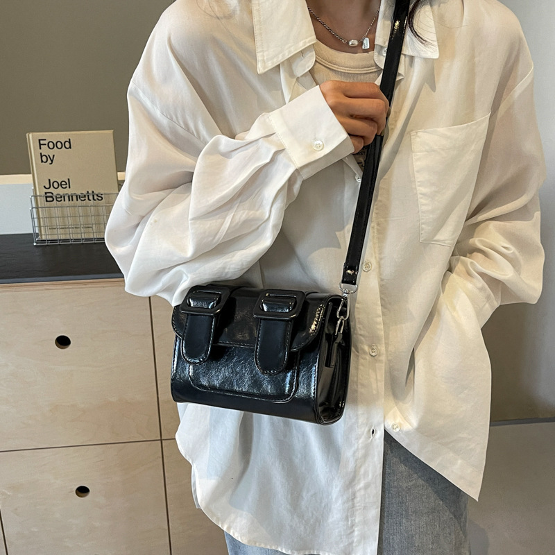 Top Quality Brand High Quality New Style French Style Unique Trendy Belt Women's Bag New Single Shoulder Crossbody Small Square Bag New Free Deli