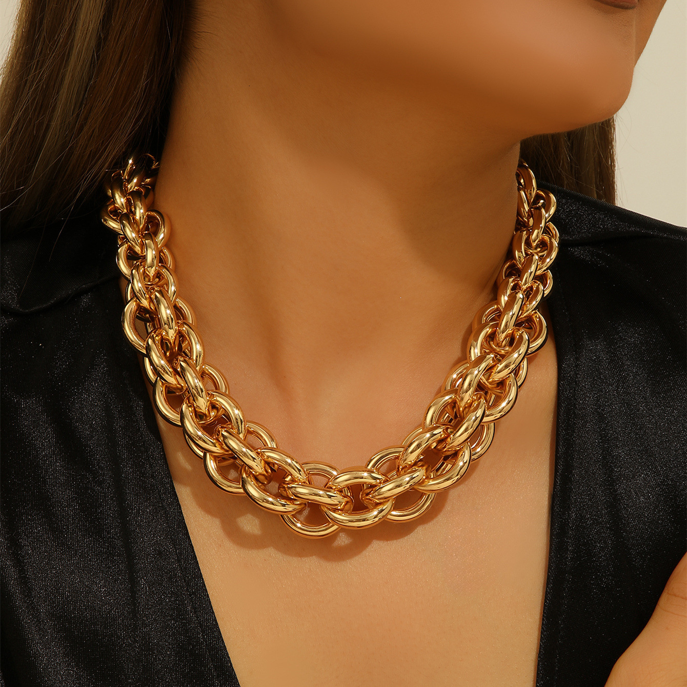 Free shipping designer jewelry European and American Hip-Hop Exaggerated Jewelry Heavy Metal Chain Single Layer Necklace Geometric Simple Clavicle Cha