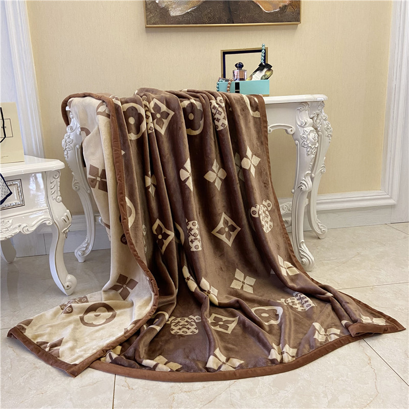 Free shipping Designer Popular new thickened double-layer blanket warm fashion blankets light luxury flannel blankets golden mink air conditioning bla