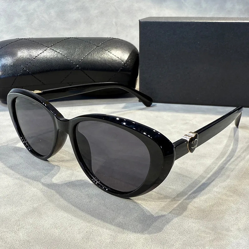 Designer Sunglasses for women heart logo cat eye Polygons men Hollow Classic frame Outdoor Beach Sun Glasses For women Exquisite gift box