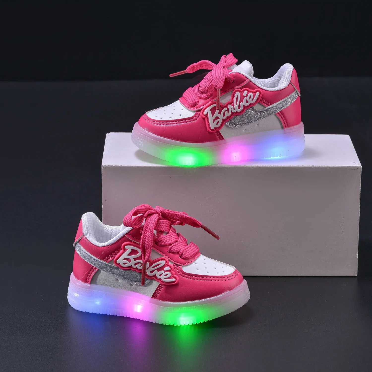 Girls Light-Emitting Sneakers Board Shoes Breathable Leather Casual Shoes Fashion LED Shine Running Shoes XJ250628
