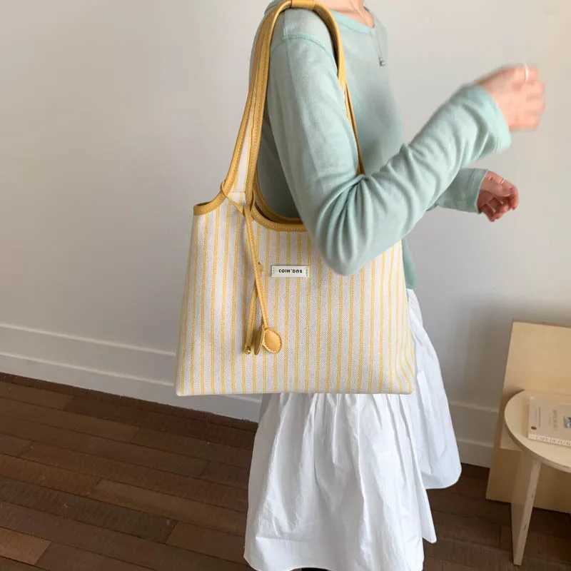 Lazy underarm bag 2025 new contrasting striped canvas bag fashionable large-capacity commuting versatile shoulder bag XJ250627