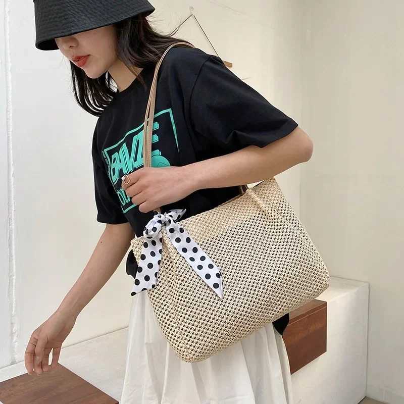 Straw Woven Large Capacity Fashionable Scarf Handbag Spring New Versatile Ins Single Shoulder Armpit Bag Tote Bag Bucket Bag XJ250627