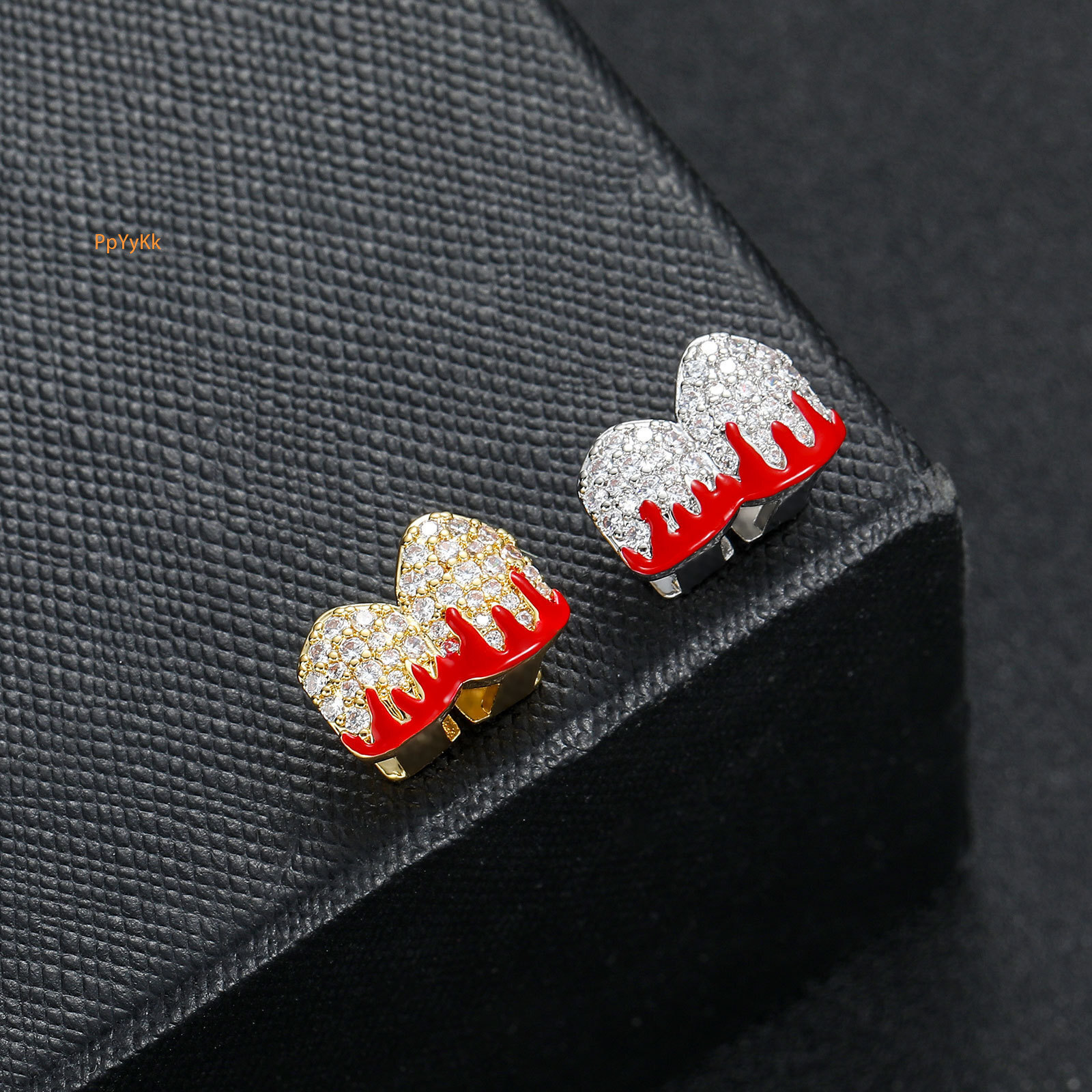 New Arrival 2-teeth Flame Pattern Diamond-encrusted Gold Grillz Halloween Hot Trendy Full-iced Luxury Tooth Accessories