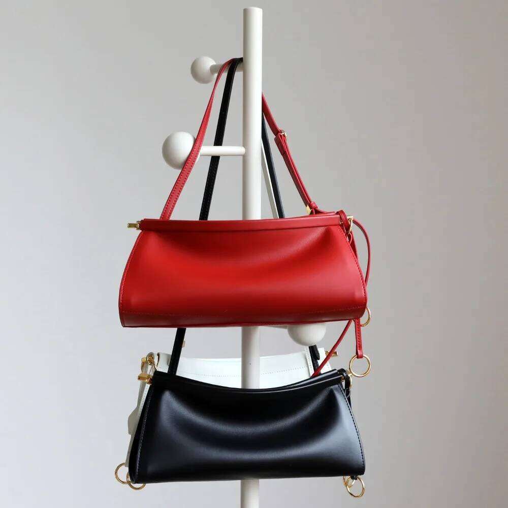 Women's Bags Designer French Niche Design Cowhide Clip High-End Fashion Versatile Baguette Single Shoulder Underarm Commuter Bag Temperament