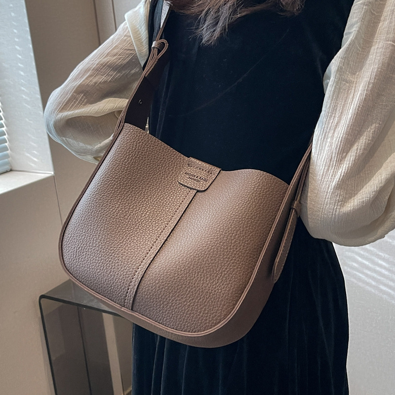 Free shipping 2025 designer Shoulder totes Bags womans ladies flap lady fashion casual handbag women crossbody Underarm armpit Bucket Bag