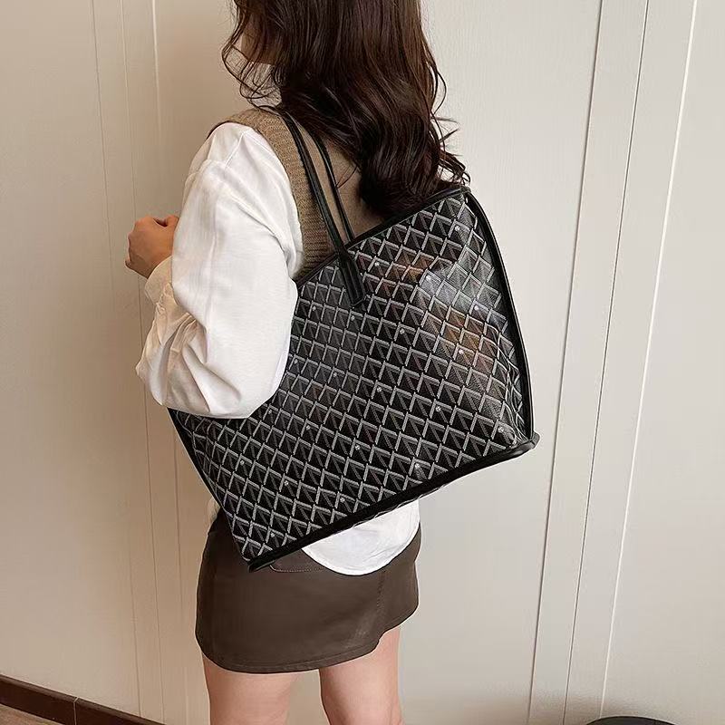 2025 Designer bag tote bag double-sided dual-use calf leather tote bag shopping bag single shoulder handbag mini women's green version beach bag 