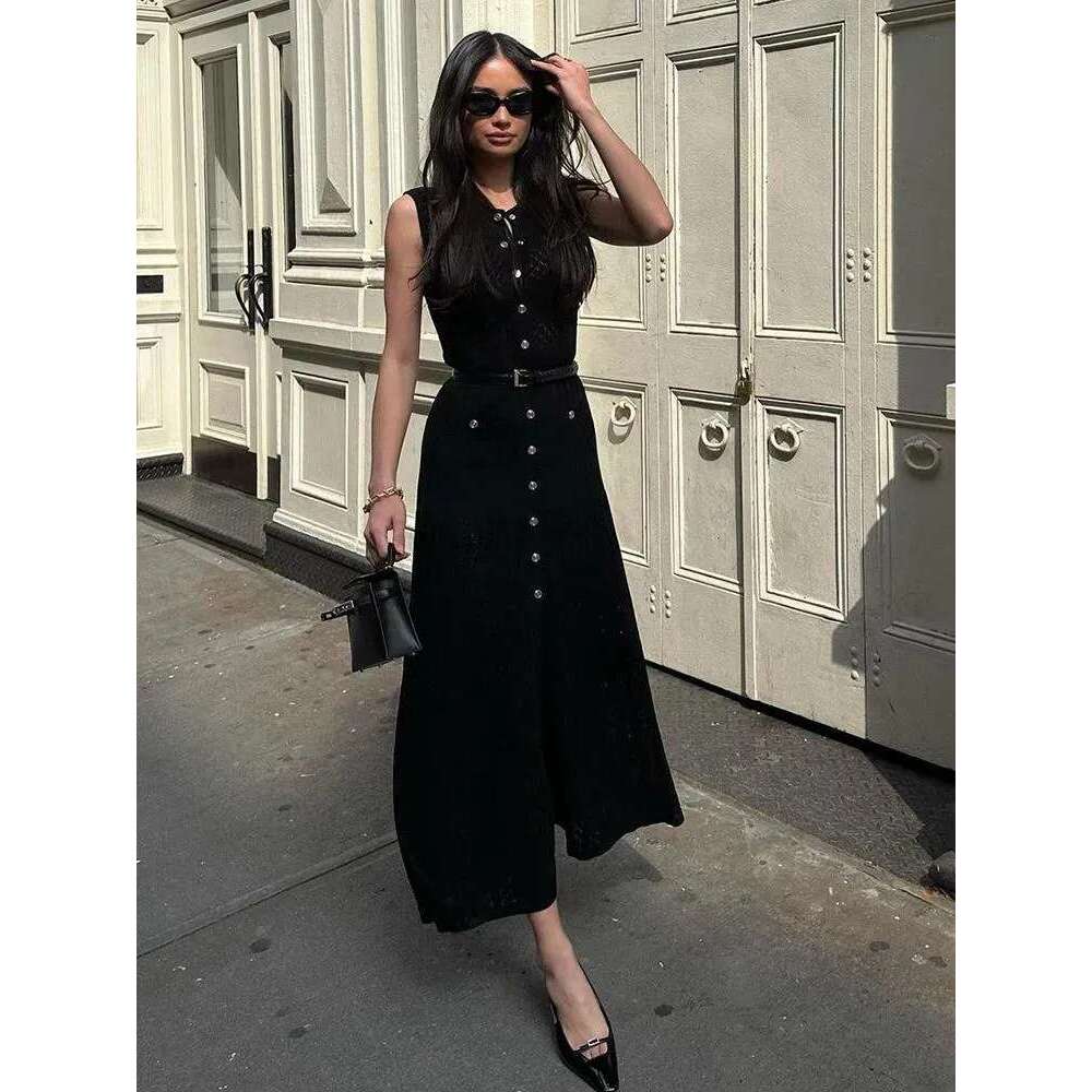 Designer Casual Dresses Sleeveless Single-Breasted Knitted Maxi Dress Women Elegant O-Neck Bodycon Long Summer Lady Street Party Robes sandro