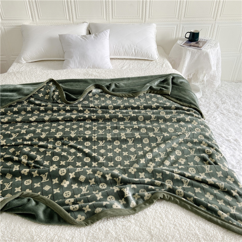 Free shipping Designer Popular new thickened double-layer blanket warm fashion blankets light luxury flannel blankets golden mink air conditioning bla