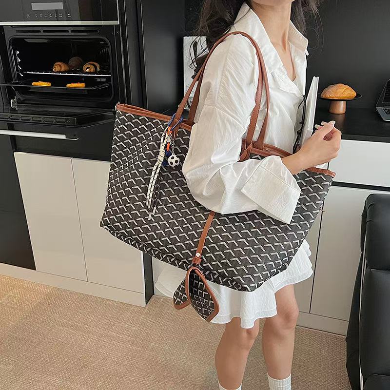 2025 Designer bag tote bag double-sided dual-use calf leather tote bag shopping bag single shoulder handbag mini women's green version beach bag 