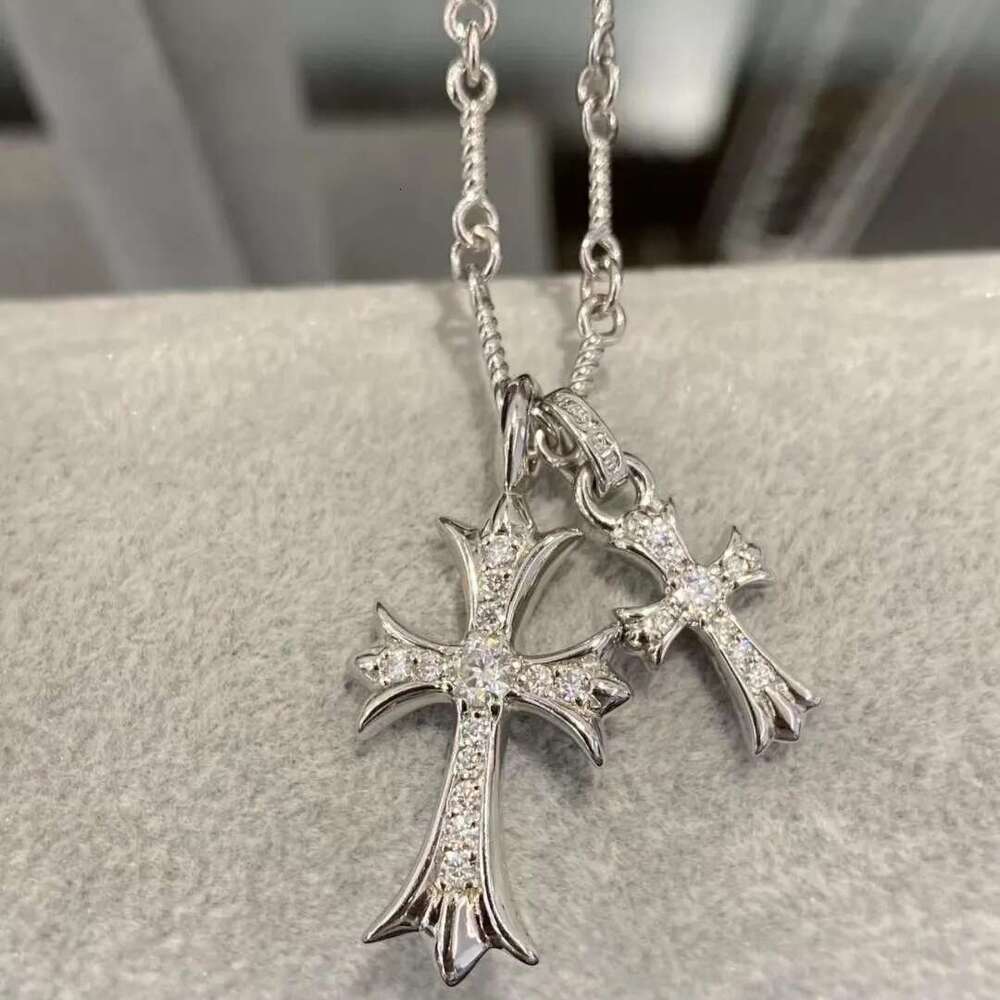 Pendant Necklaces Fashion Chrome Designer Mini black Cross Pendant Charm with Rope Chain chrono Necklace Hip Hop Women Men Full Paved Cubic Zirconia Daily Gift AA