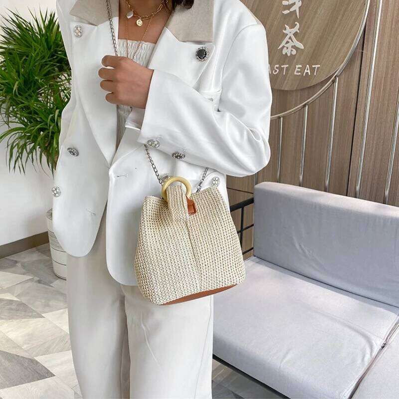 2025 New Trend Crossbody Mini Bucket Small Fresh Tote Student Woven Mori Beach Straw Bag Female