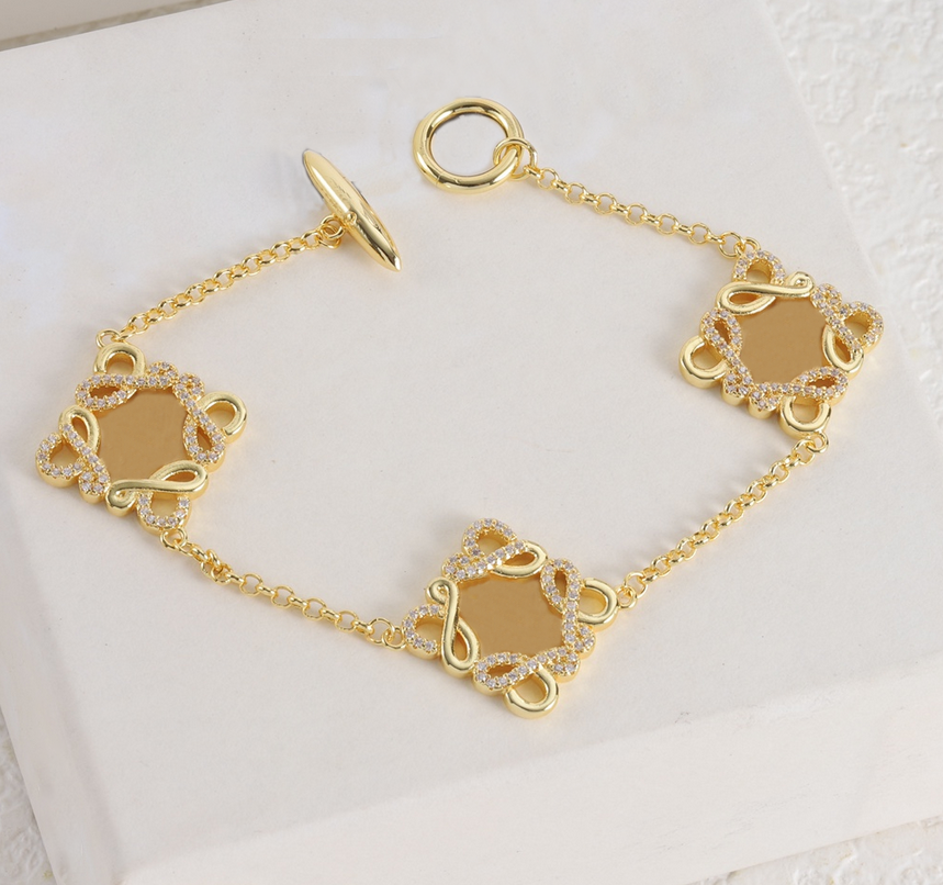 Designer Rhinestone Charm Bracelets Fashion Letter Bracelet Chain Cuff Wristband Women Party Jewelry High Quality Jewelry Accessories Lovers Gift