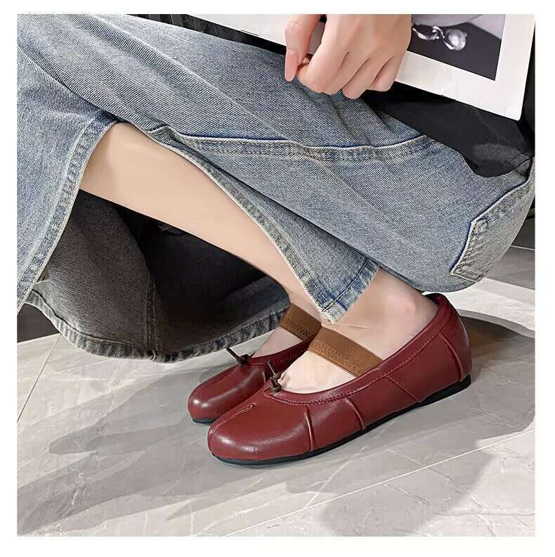 Tabi Split Toe for Women 2024 New Niche Pleated Flat Shallow Mouth Bowknot Ballet Pig Trotter Single Shoes