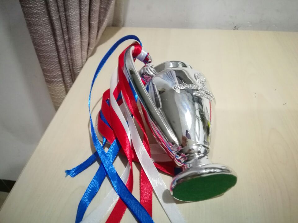 Resin Silver Plated Soccer League Trophy 16cm 32cm 44cm 77cm Football Trophy drop shipping collectable