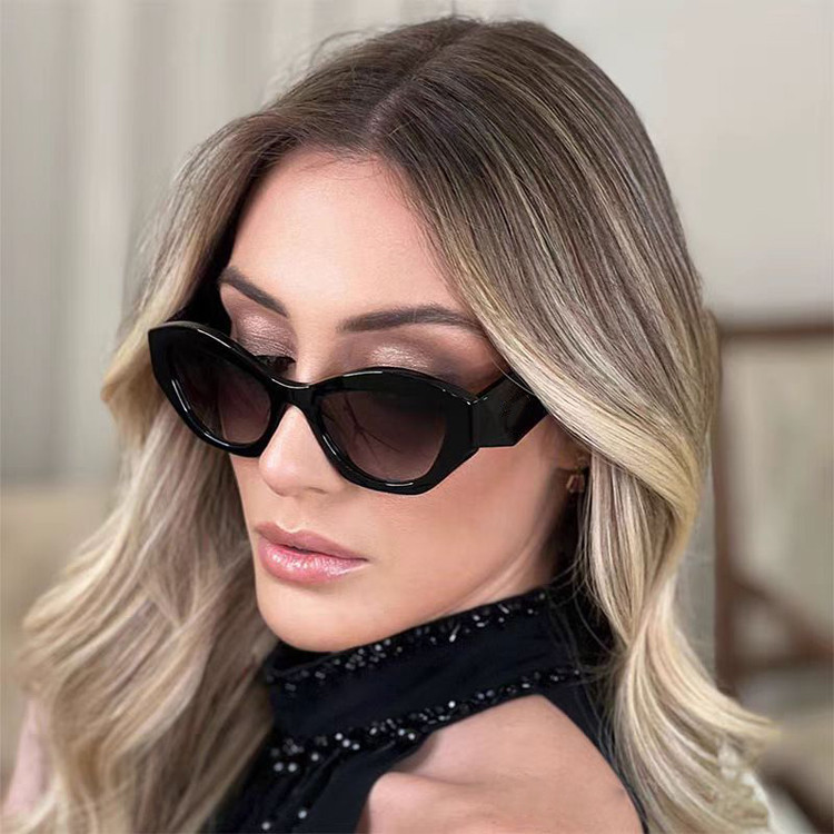 sunglasses Designer women Cat Eye Shades in high quality bla lady's big frame Round for sale with gold case UV protection