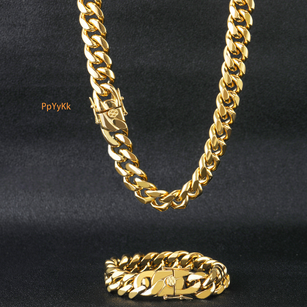 Luxury Jewelry Hip Hop High-Quality Cuban Chain Necklace Fashion Streetwear Men's Accessory Trendy Titanium Steel Short Necklace Pass the diamond
