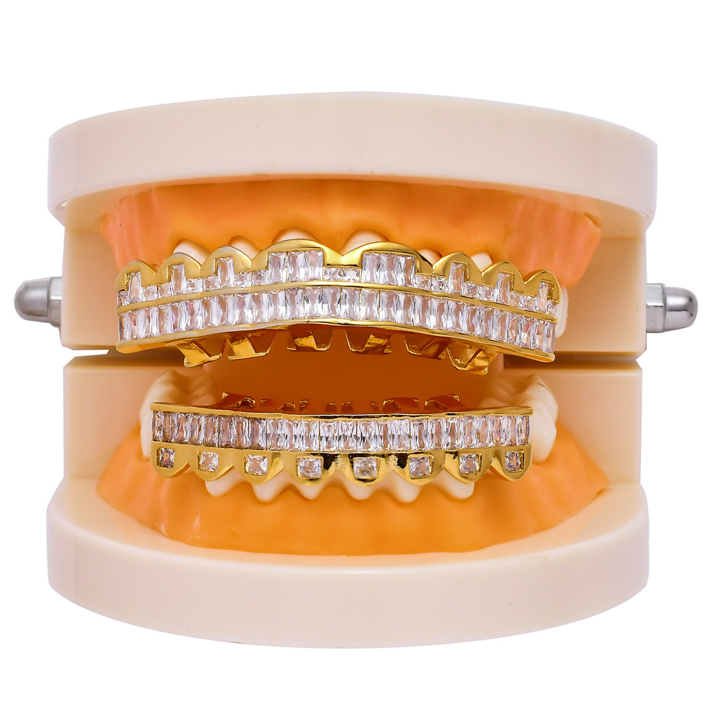 New 18K Gold Plated 8 Tooth Iced Out Diamond Halloween Hip Hop Grillz Bling Luxury Statement Rapper Costume Accessories