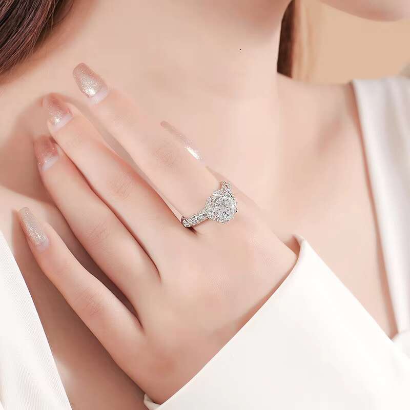 2 Karat Moissanite Female Ring S925 Sterling Silver Light Luxury Advanced Proposal Design Cross-Border for Europe and America