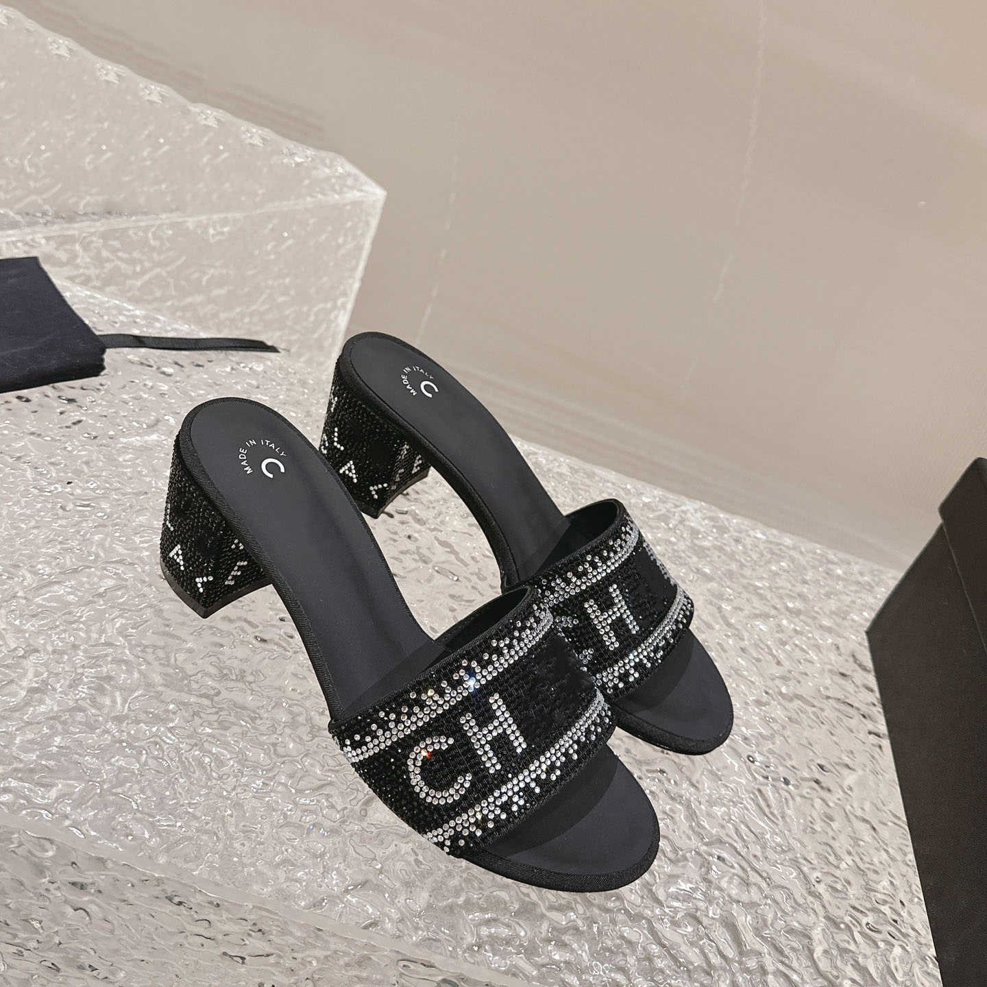 AAA beach slides Women Flat Sandals Shoe Diamond Luxury Brands Shoes Woman Ladies Summer Customized high-end Flip Flops Slippers Miller slippers