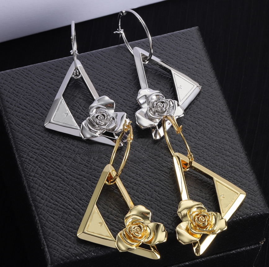 Designer Flower Letter Hoop Earrings Popular 18K Gold Silver Plated Earring Eardrop aretes orecchini Women Ladies High Quality Jewelry Gift