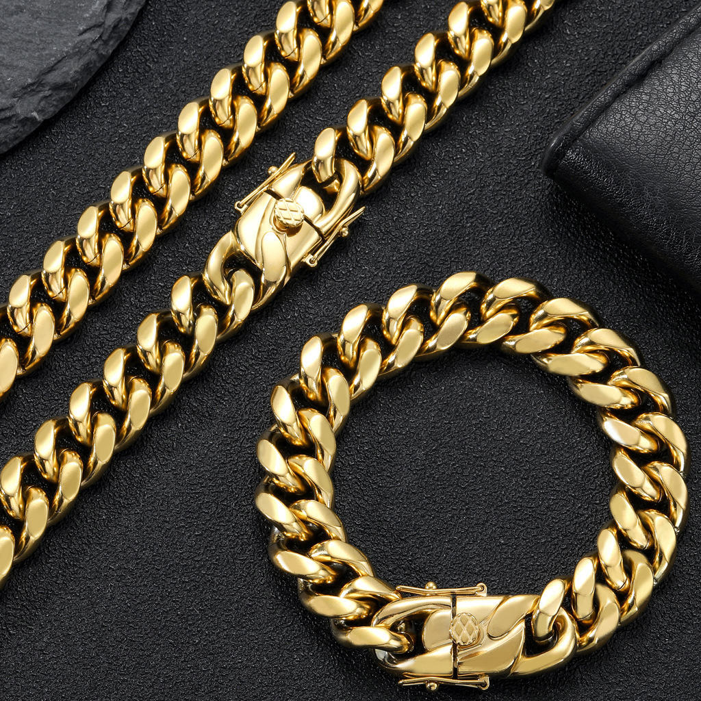 Luxury Jewelry Hip Hop High-Quality Cuban Chain Necklace Fashion Streetwear Men's Accessory Trendy Titanium Steel Short Necklace Pass the diamond