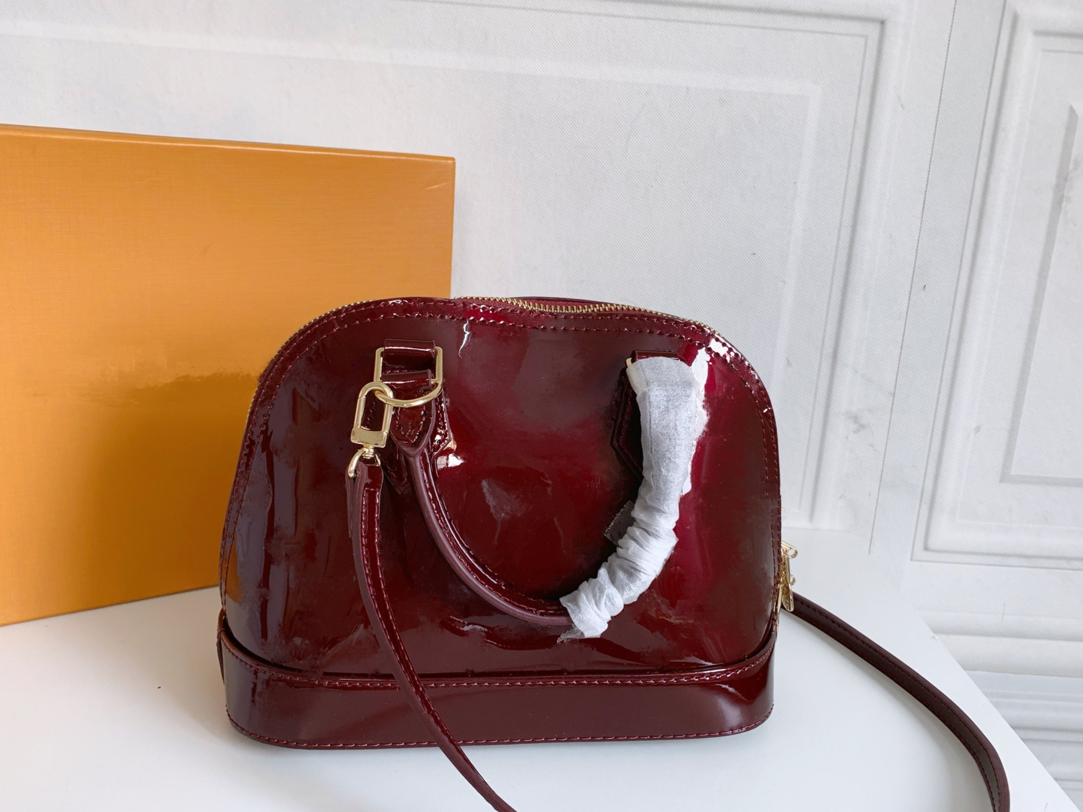 Designer Luxury ladies produce high-quality crossbody bags shell bags and handbags for women The interior space is large Letter tote bag designer beach bag YB 91606