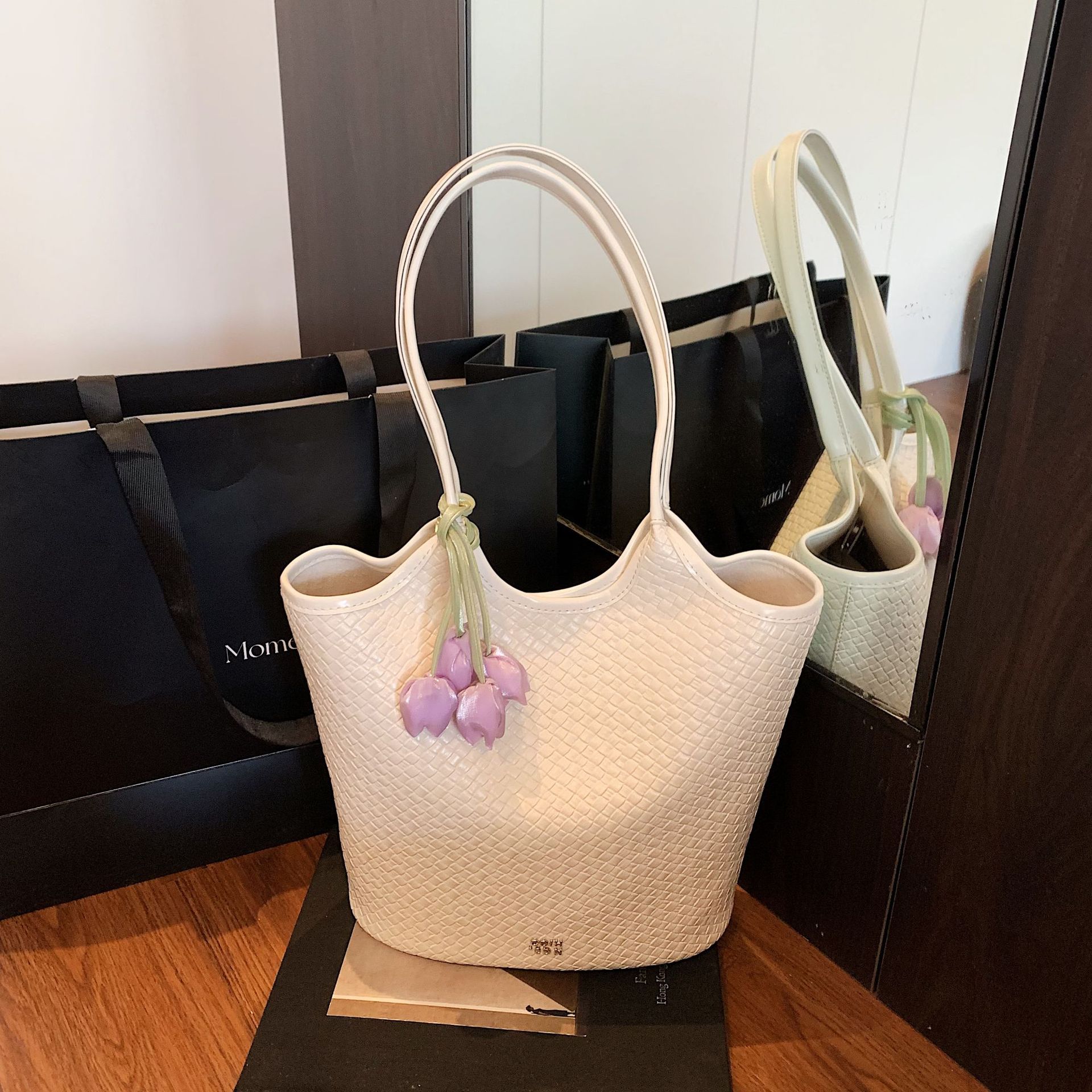 Women's large shoulder bag summer new versatile commuter bag Underarm bag this year is popular tote bag