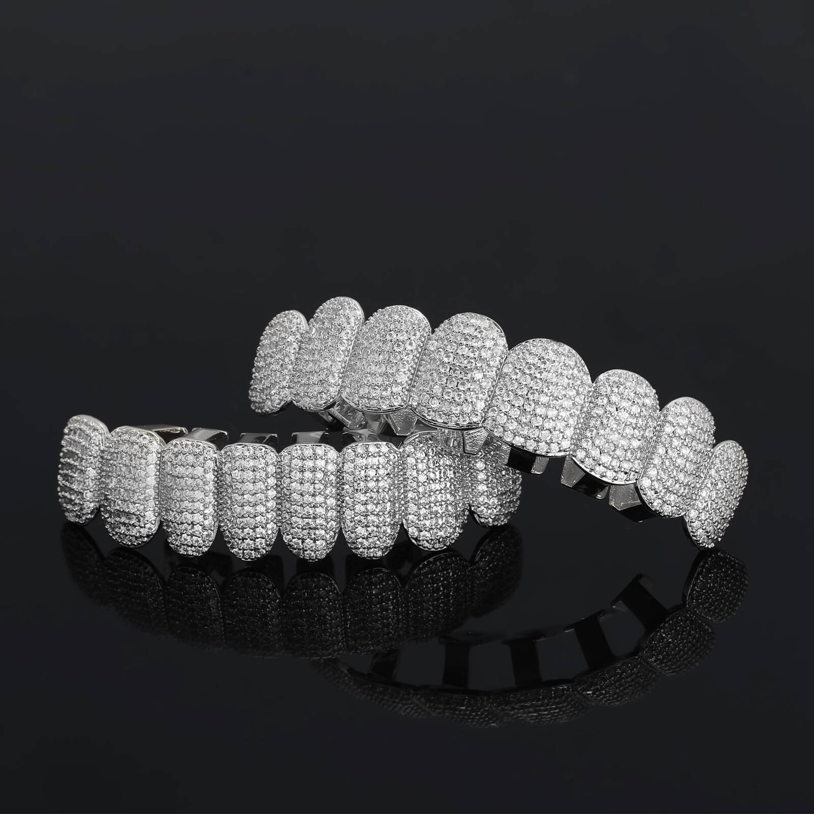 New Arrival 18K Gold Plated 8 Tooth Iced Out Diamond Hip Hop Grillz Trendy Statement Accessory for Men