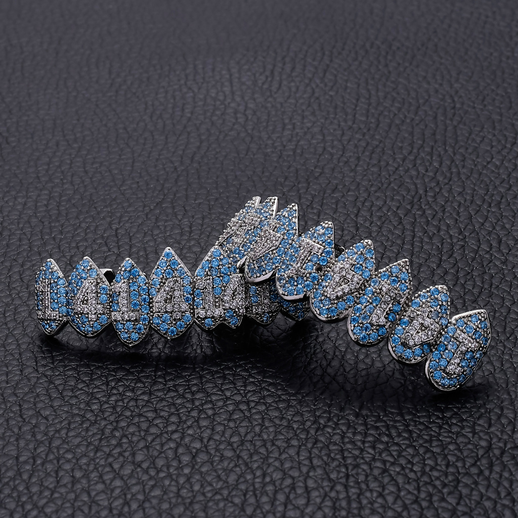 18K Gold Plated 8 Tooth Vampire Fangs Iced Out Moissanite Hip Hop Grillz High Quality Luxury Halloween Statement Rapper Costume Accessories