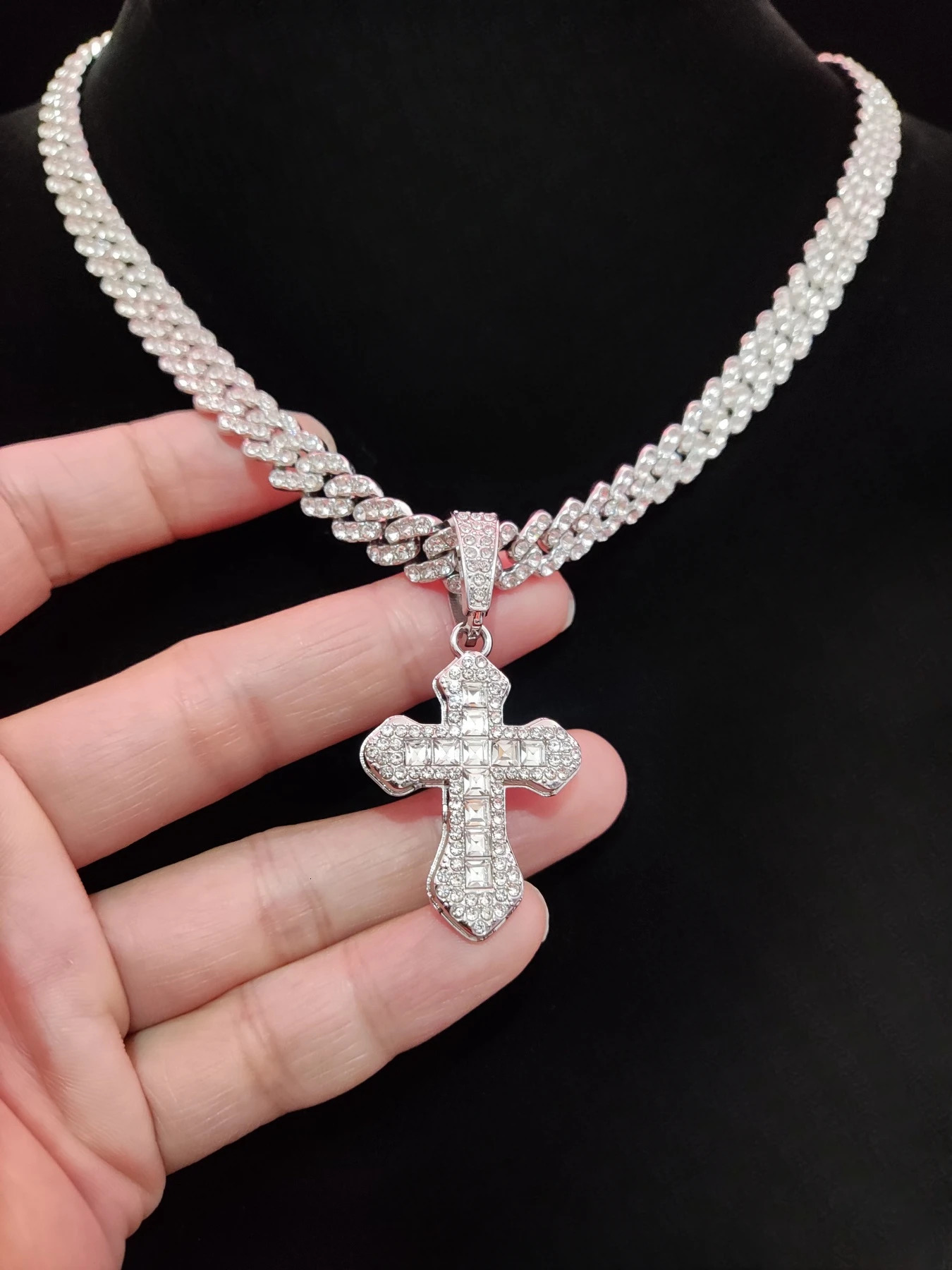 Arrived Hip Hop Cross Pendant Necklace Men Women Cuban Chain Iced Out Bling Necklaces HipHop Jewelry Fashion Gift 3 Styles 250628