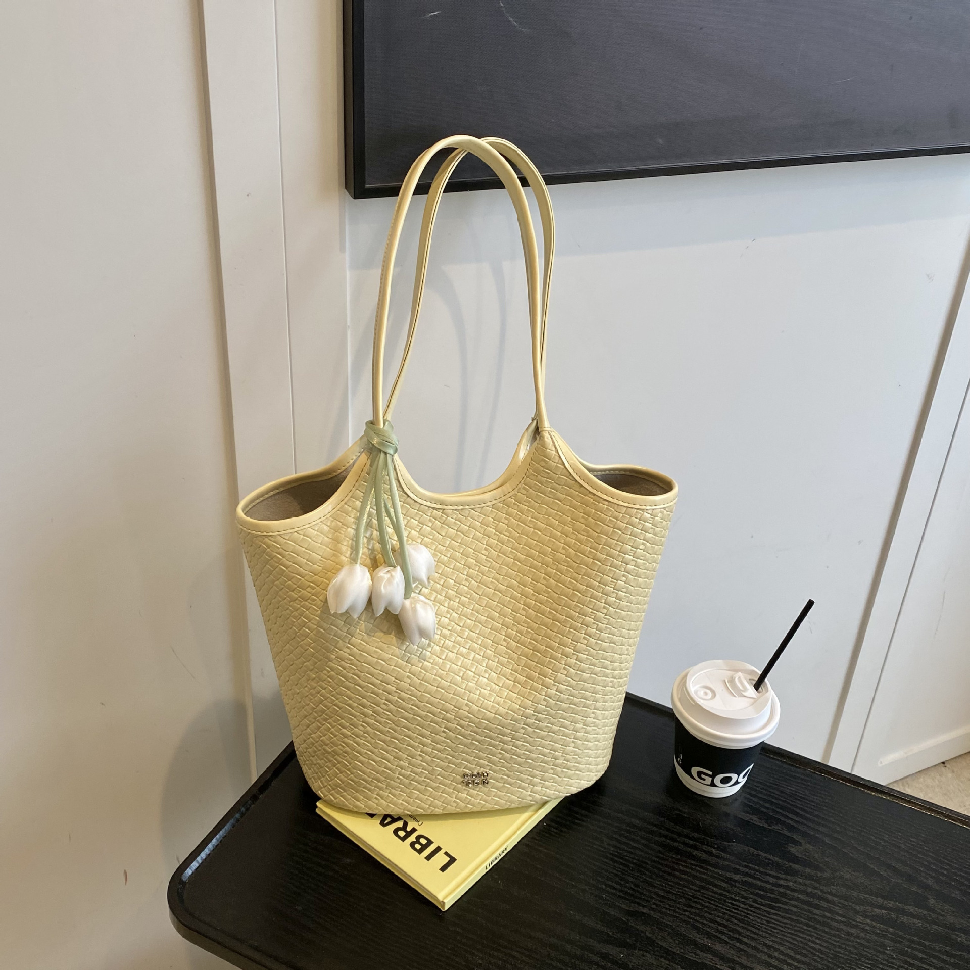 Women's large shoulder bag summer new versatile commuter bag Underarm bag this year is popular tote bag