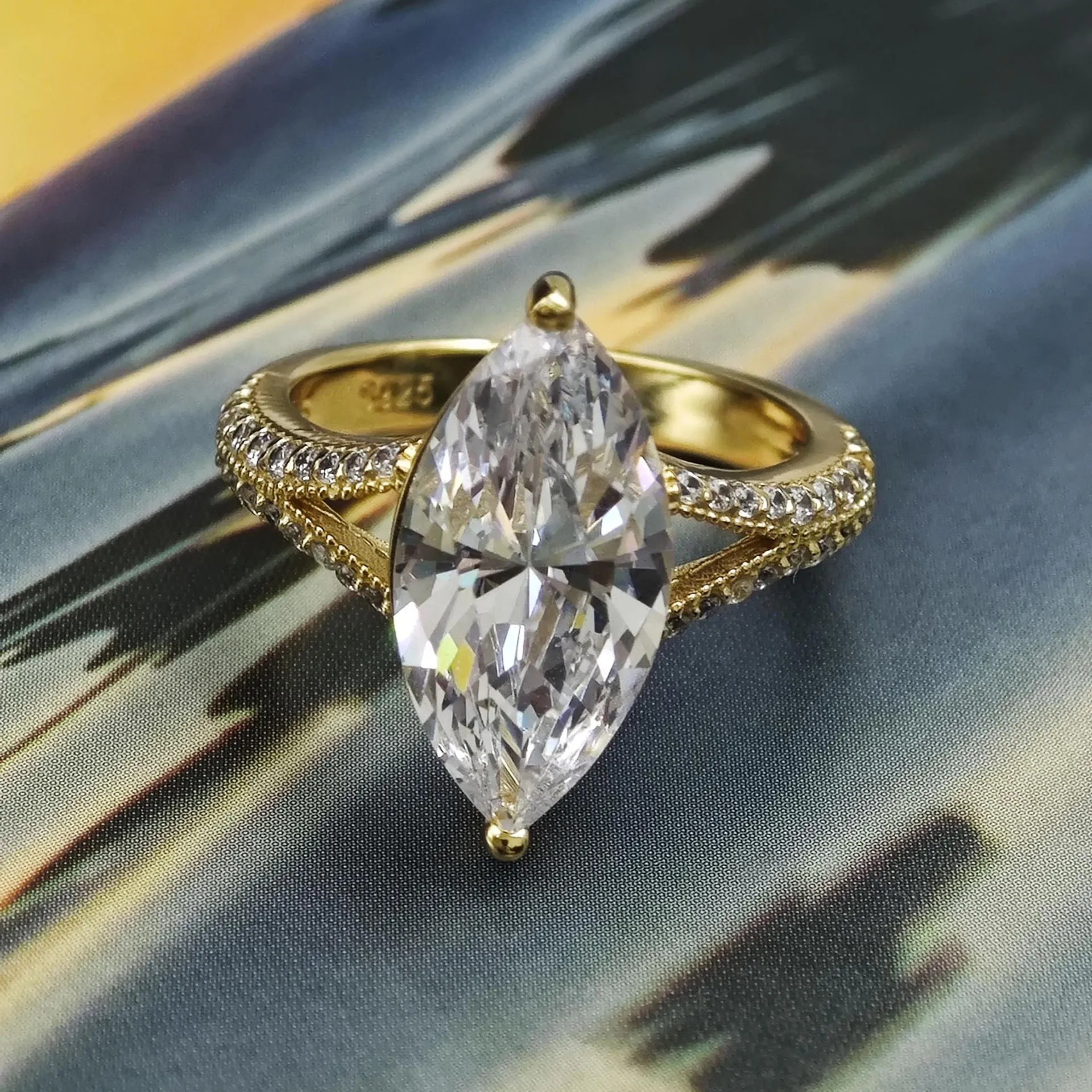 2025 Choucong Gorgeous Sparkling Luxury Jewelry 925 Sterling Silver Fill Marquise Cut White 5A Zircon CZ Diamond Eternity Elegant Lady Bridal Ring Lov