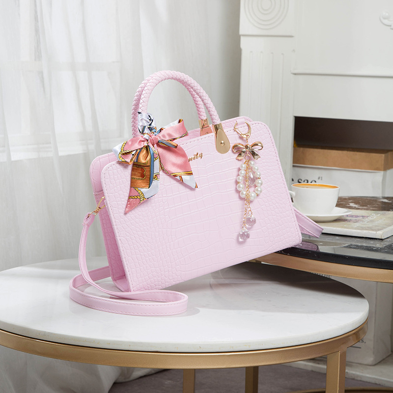 High-quality women's bags, new tote bags, fashionable mother bags, large-capacity women's messenger bags, red wedding bags.