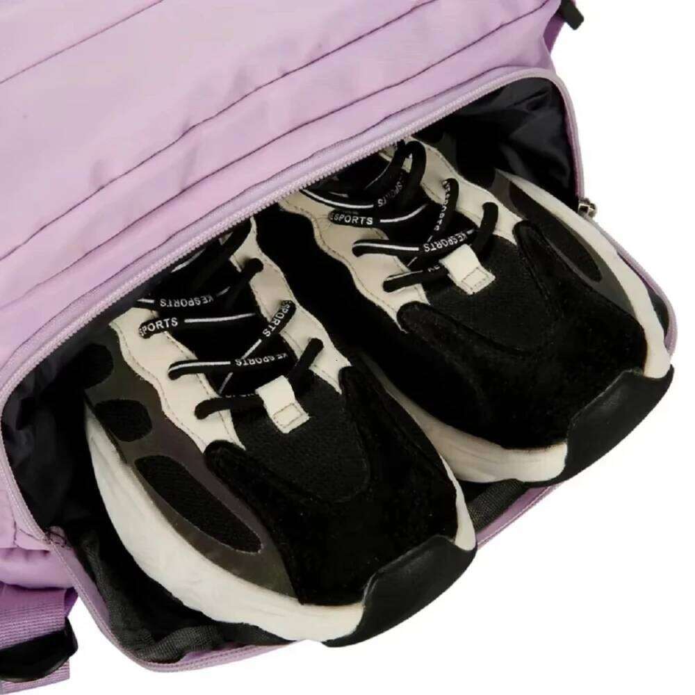 16.93-inch laptop USB charging interface wet dry separation waterproof men and women large-capacity shoulder bag