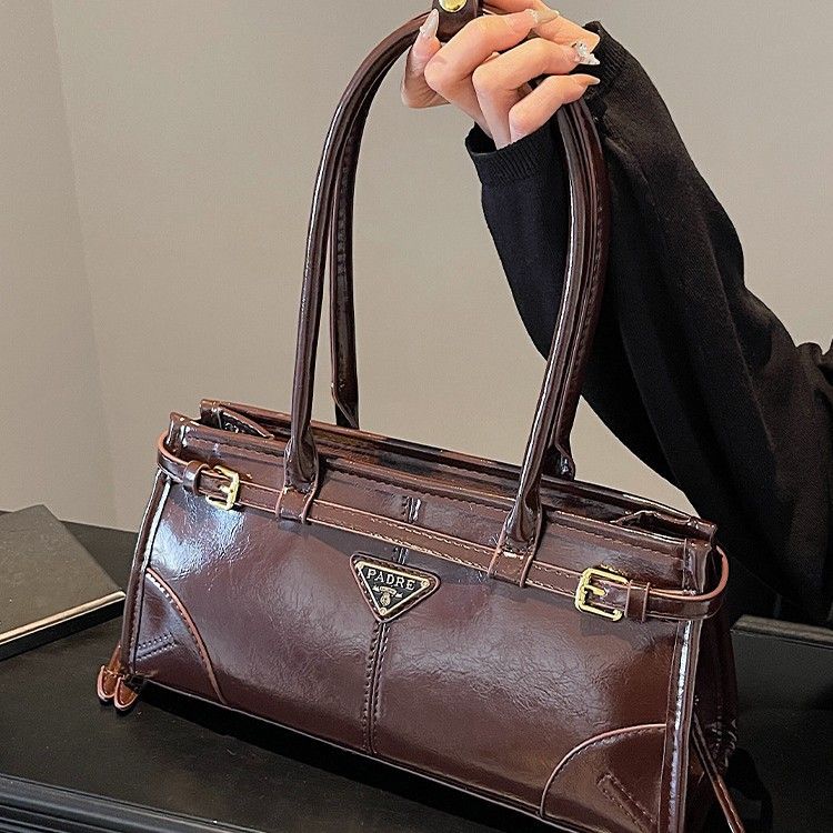 hot tote bag new Women's Spring Retro and Stylish Motorcycle Armpit Bag Trendy Versatile Commuting Shoulder Bag for Women